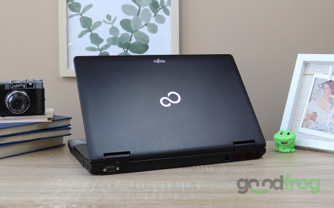 Fujitsu LifeBook E752 / 15-cali / Intel Core i5 / Windows 10 Fujitsu LifeBook E752 / 15-cali / Intel Core i5 / Windows 10