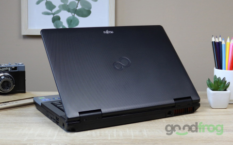 Fujitsu LifeBook S752 / 14" HD / i3 / 4GB / 500GB / W10 Fujitsu LifeBook S752 / 14" HD / i3 / 4GB / 500GB / W10
